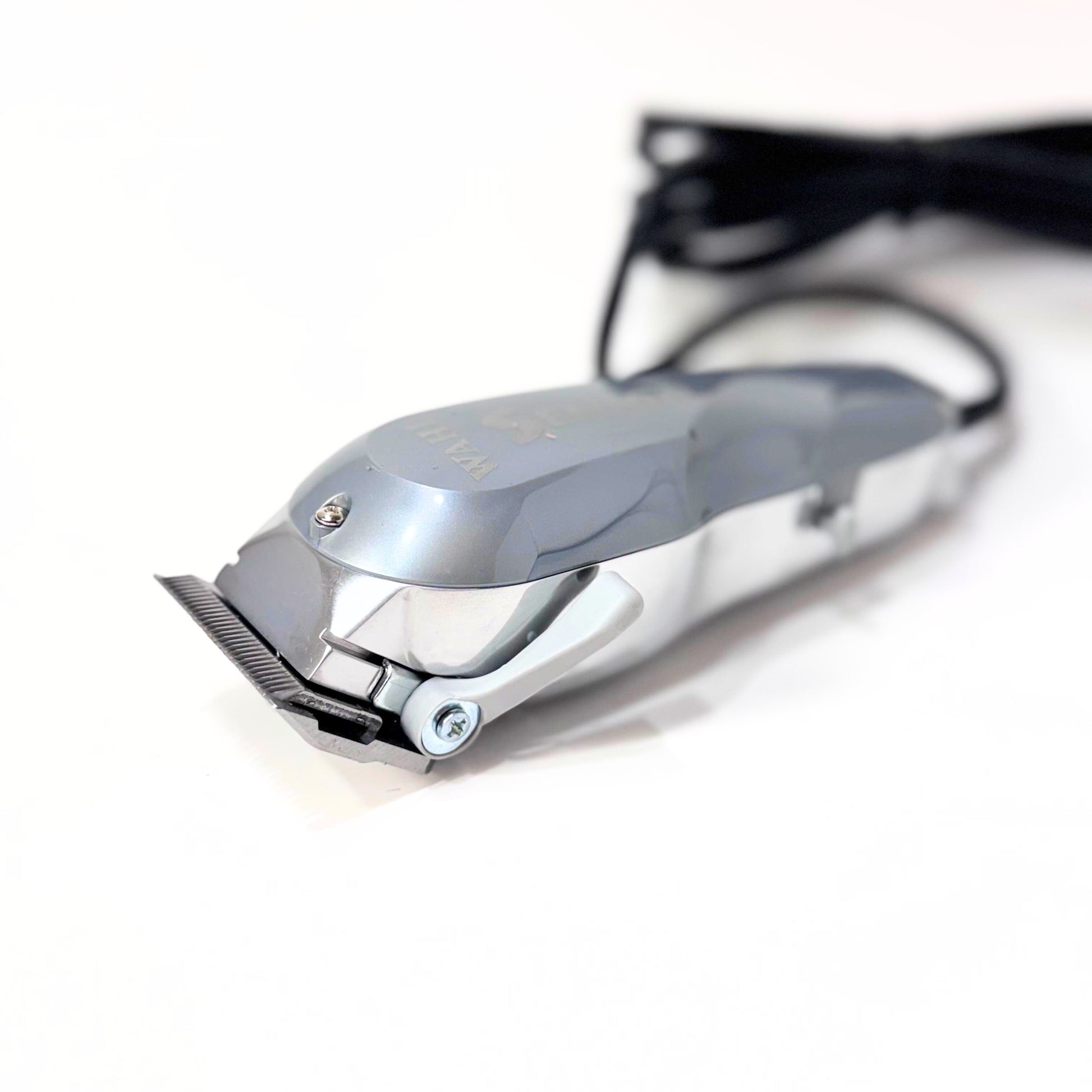 Wahl Senior Premium clipper laying angle