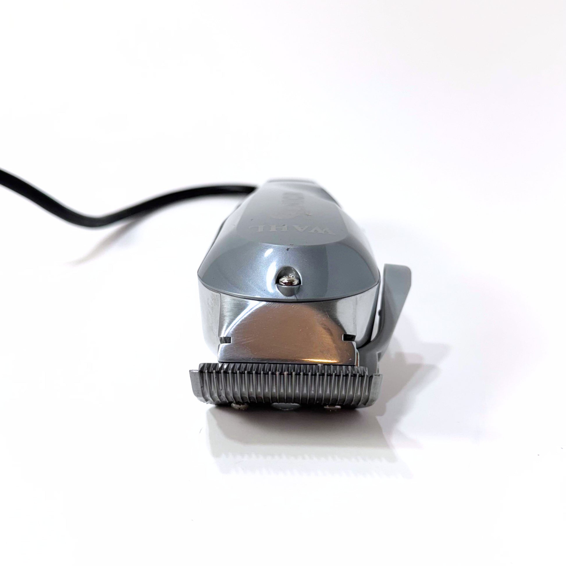 Wahl Senior Premium clipper laying blade view