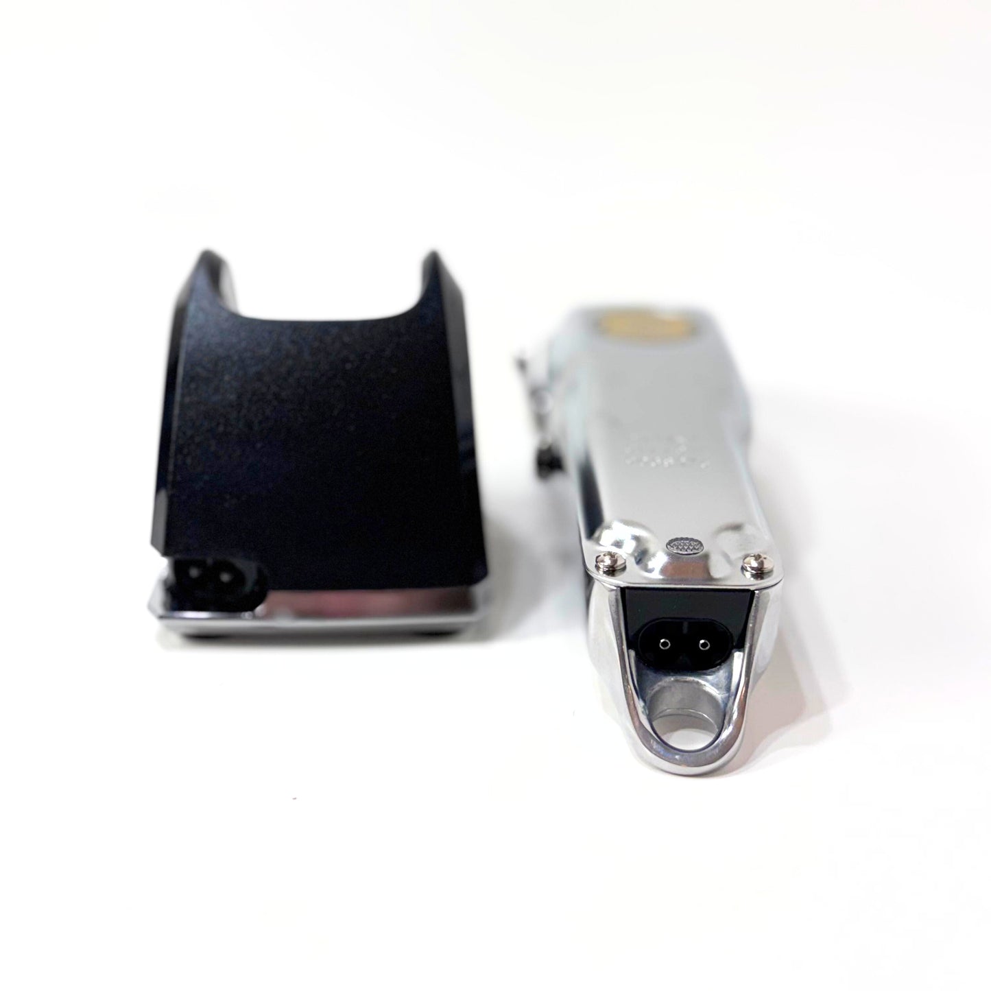 senior metal clipper and charger bottom view
