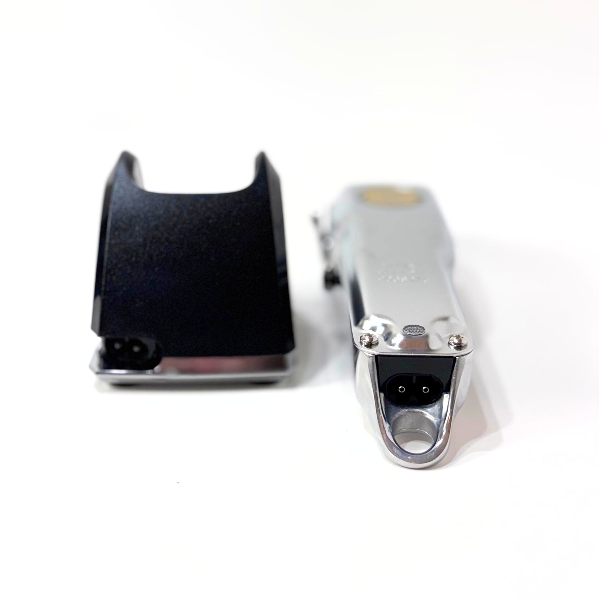 senior metal clipper and charger bottom view